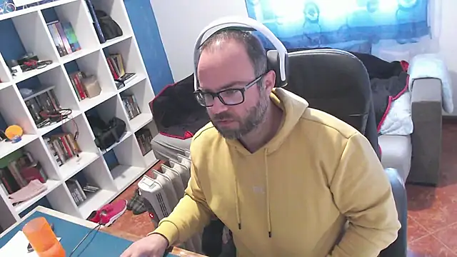 ravingr4d4 online show from November 28, 2025, 10:37 am