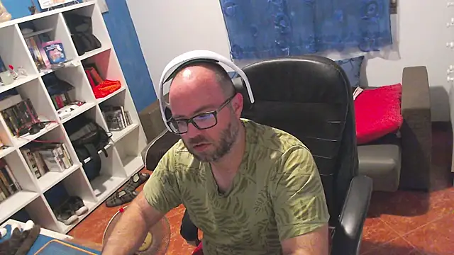 ravingr4d4 online show from June 30, 2026, 9:48 pm