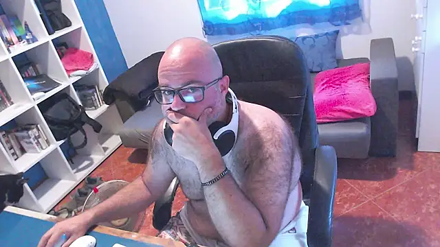 ravingr4d4 online show from August 4, 2026, 11:37 am