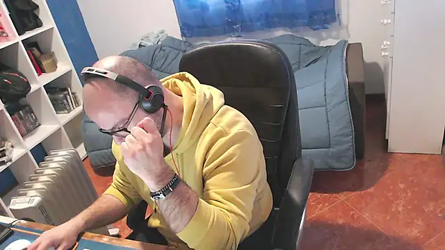 Snapshot of ravingr4d4 chatting on March 10, 2026, 11:03 am ravingr4d4 online show from March 10, 2026, 11:03 am