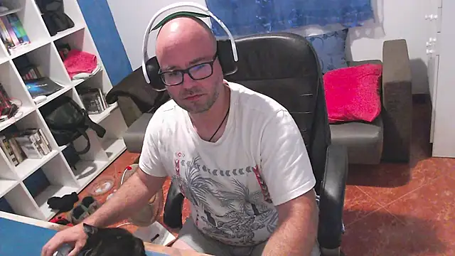 ravingr4d4 online show from August 3, 2026, 11:31 pm