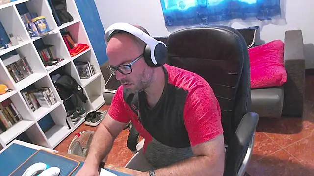 ravingr4d4 online show from June 22, 2026, 8:00 am