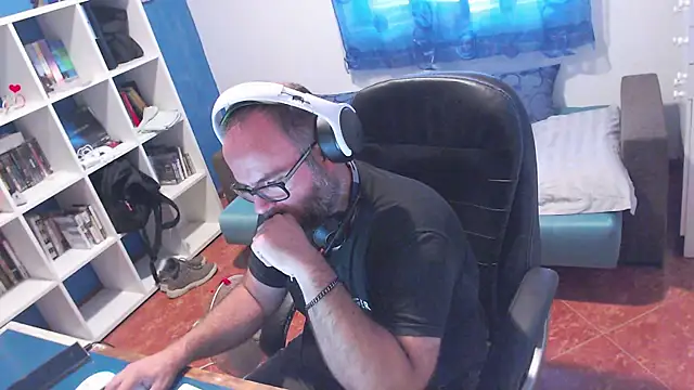 ravingr4d4 online show from July 20, 2026, 10:39 am