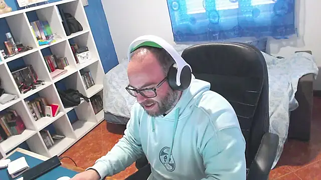 ravingr4d4 online show from January 14, 2026, 2:09 pm