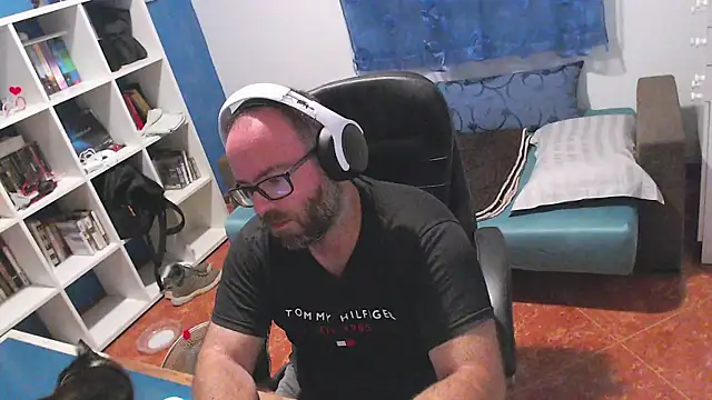ravingr4d4 online show from July 19, 2026, 9:55 pm