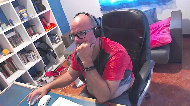 Snapshot of ravingr4d4 chatting on June 18, 2026, 9:14 am ravingr4d4 online show from June 18, 2026, 9:14 am