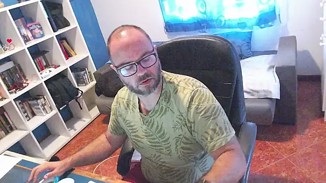 ravingr4d4 online show from July 7, 2026, 8:07 am