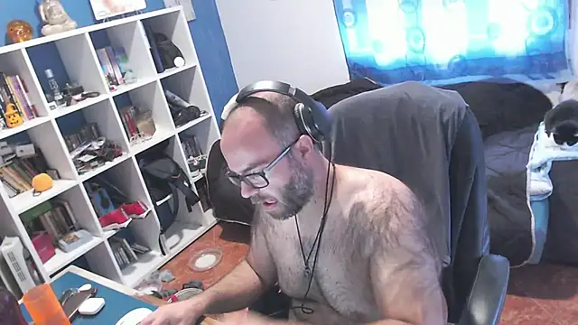 ravingr4d4 online show from October 31, 2025, 12:02 pm