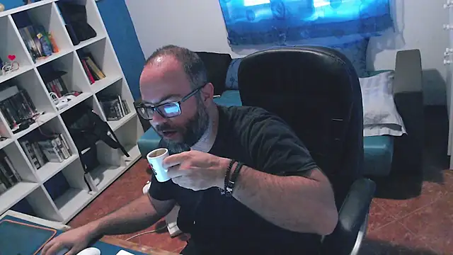 ravingr4d4 online show from July 14, 2026, 8:08 am