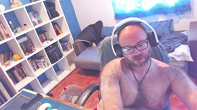 ravingr4d4 online show from July 6, 2026, 1:18 pm