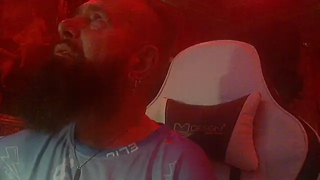 maseurbeardedpig online show from August 2, 2026, 8:39 pm