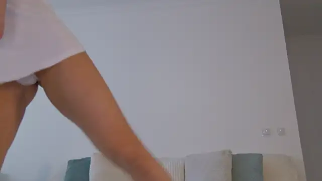 LilyRoselyn online show from December 16, 2025, 1:15 pm