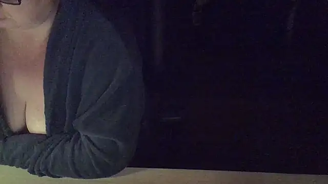 Silvia2277 online show from November 1, 2025, 9:41 pm