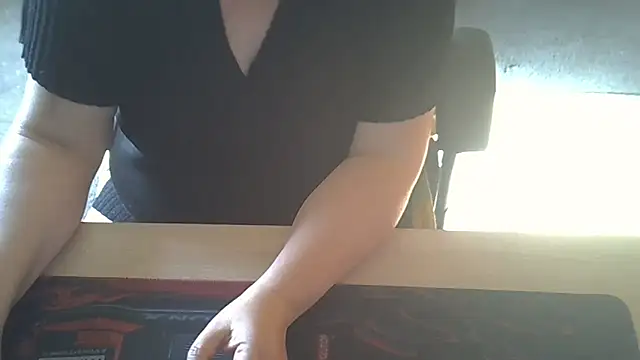 Silvia2277 online show from October 20, 2025, 12:06 pm