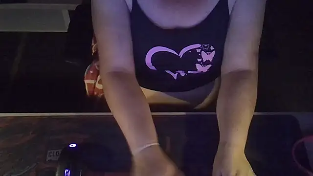 Silvia2277 online show from July 10, 2026, 6:19 pm