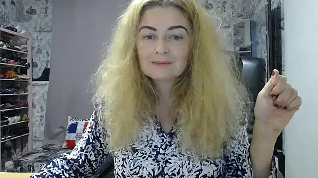 Helen1974 online show from October 10, 2025, 5:41 am