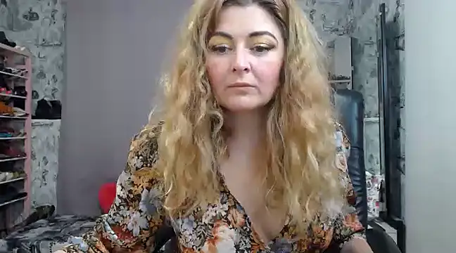 Helen1974 online show from February 5, 2025, 6:59 pm