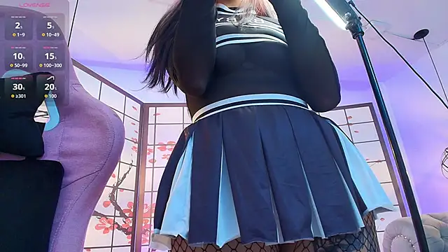 bellablack27 online show from December 4, 2025, 7:13 pm