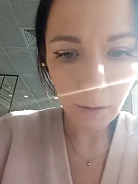 Brilliant-Queen1 online show from January 2, 2025, 2:43 am