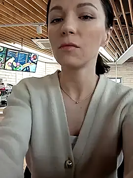 Brilliant-Queen1 online show from January 12, 2025, 1:00 am