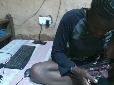 cute naimah online show from June 19, 2026, 12:16 am