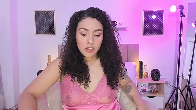 Zoe Gruber online show from October 19, 2025, 9:17 pm