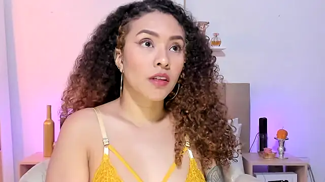 Zoe Gruber online show from December 18, 2025, 1:00 am