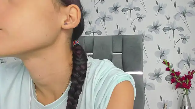 Ehotloveaxxx online show from September 19, 2025, 1:04 pm