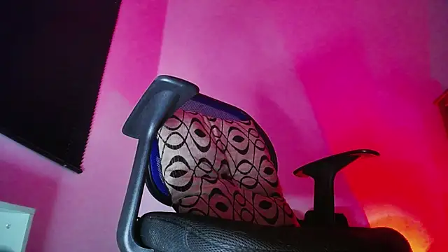 zacwatson  online show from November 21, 2025, 2:54 am