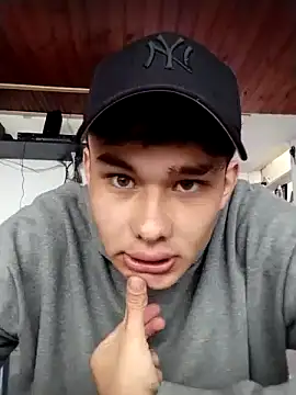 cristof 2000 online show from February 25, 2026, 3:23 pm