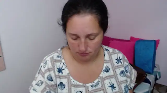 CristialJones  online show from February 2, 2026, 12:15 pm