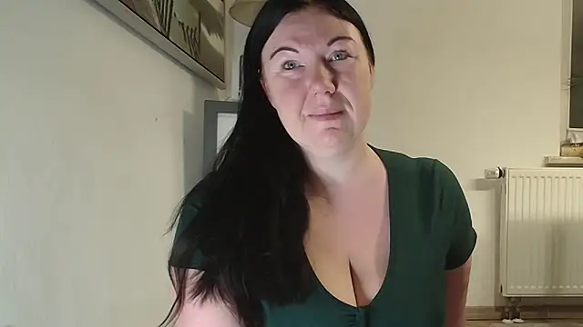 p6w official online show from November 8, 2025, 4:49 am