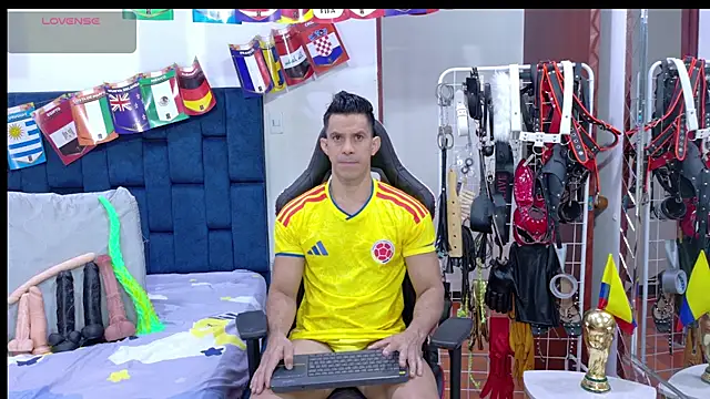 JoseRumbero26 online show from July 7, 2026, 11:47 am