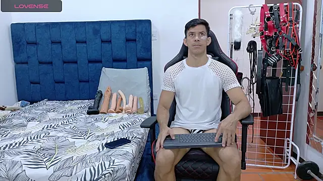 JoseRumbero26 online show from September 27, 2025, 1:06 pm