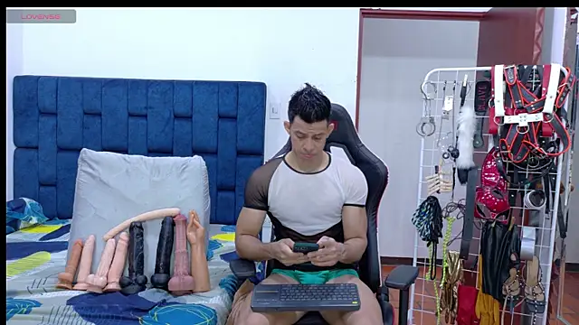 Snapshot of JoseRumbero26 chatting on June 10, 2026, 11:22 am JoseRumbero26 online show from June 10, 2026, 11:22 am