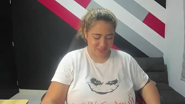 Snapshot of I_am_yours- chatting on March 22, 2025, 11:42 am I am yours- online show from March 22, 2025, 11:42 am