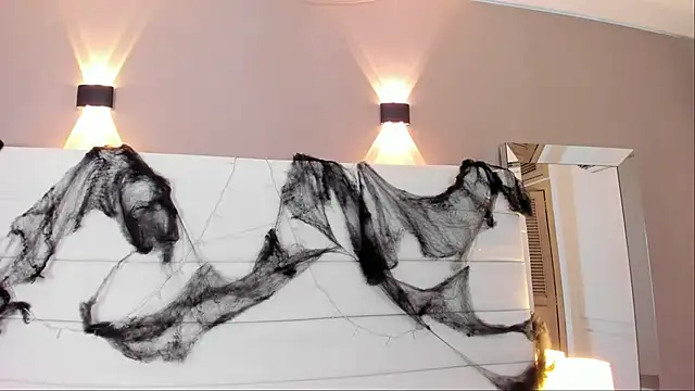 Lilly 2809  online show from October 19, 2025, 4:04 am