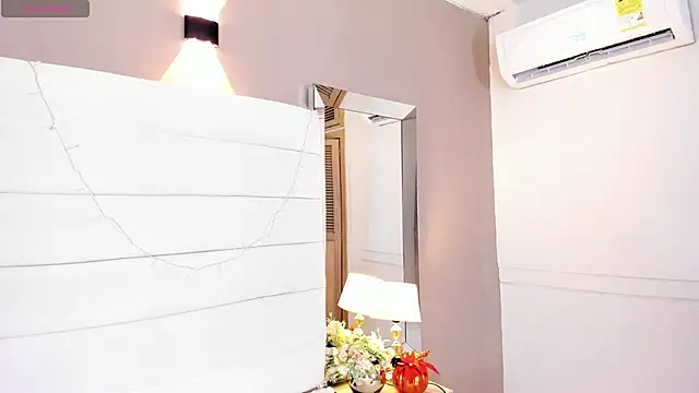 Lilly 2809  online show from October 10, 2025, 4:46 am