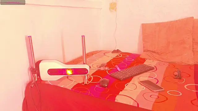 bonieklent online show from September 28, 2025, 3:35 am