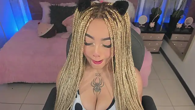 conny  curly online show from October 2, 2025, 1:58 pm