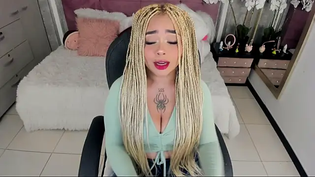 conny  curly online show from February 13, 2026, 8:09 pm