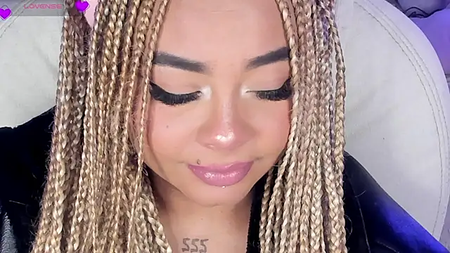 conny  curly online show from March 18, 2025, 4:17 pm