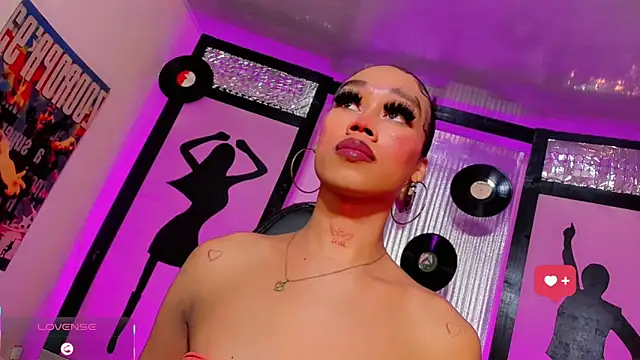  ChanellR  online show from April 15, 2026, 11:05 am