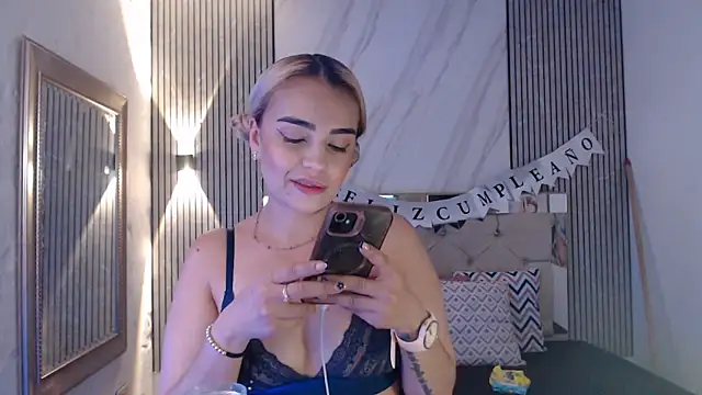 ashley  tylor online show from April 28, 2026, 8:24 pm