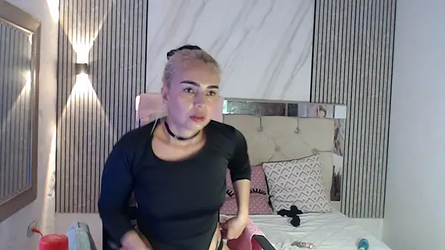 Snapshot of ashley__tylor chatting on June 6, 2026, 4:34 pm ashley tylor online show from June 6, 2026, 4:34 pm
