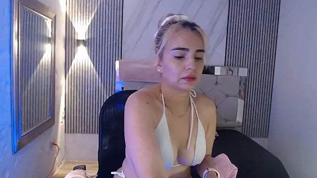 ashley  tylor online show from June 28, 2026, 7:20 pm