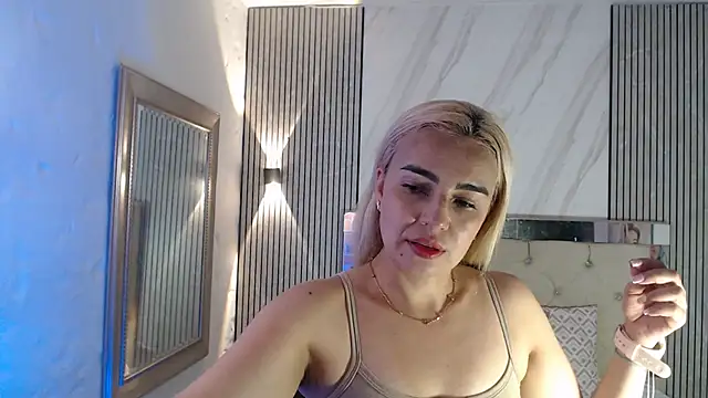 Snapshot of ashley__tylor chatting on June 10, 2026, 7:04 pm ashley tylor online show from June 10, 2026, 7:04 pm