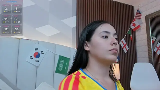 Julietasantos   online show from June 23, 2026, 6:39 pm