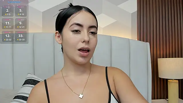 Julietasantos   online show from November 28, 2025, 7:03 pm