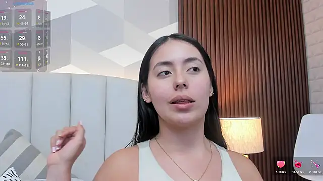 Julietasantos   online show from June 8, 2026, 7:14 pm